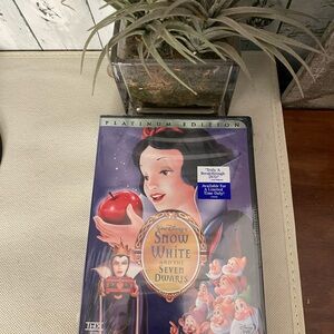Disney Snow White and The Seven Dwarfs platinum Edition DvD